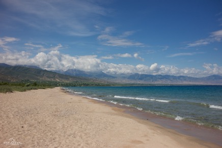 Der Südseite des Issyk Kul 10-06-12 No 3.jpg