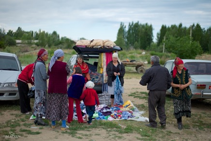 Der Viehmarkt von Kyzyl-Suu im Süden des Issyk Kul 10-06-12 No 3.jpg